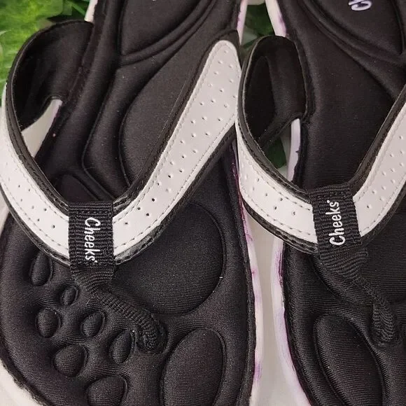 Cheeks flip flops. Size 10. NWOT - Picture 7 of 9
